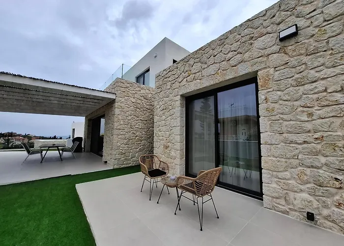Arillas Marilou Villa *
