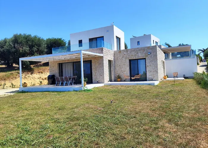 Arillas Marilou Villa *