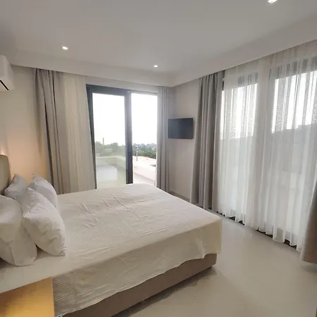 Arillas Marilou Villa *